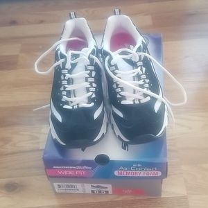Skechers D'Lites wide width